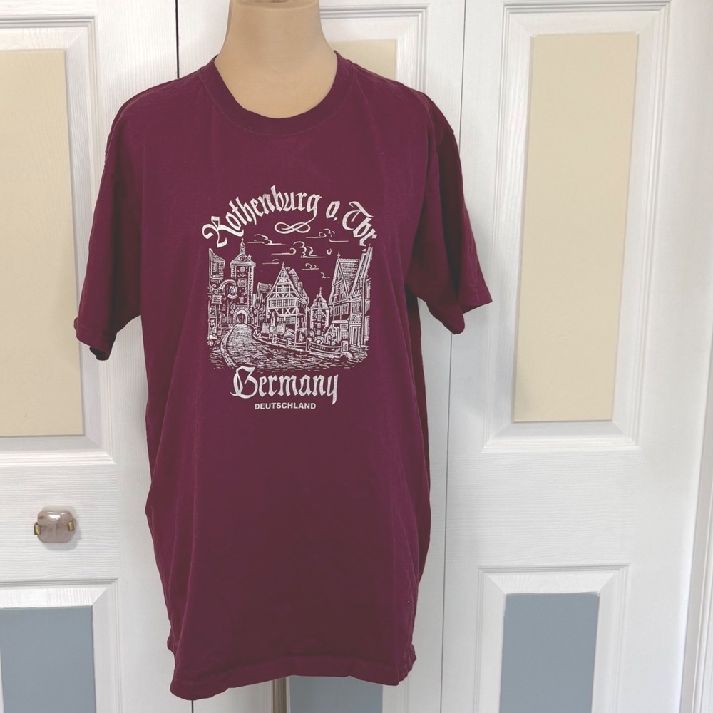 Germany Rothenburg o. d. T. Graphic Tee‎ Maroon Womens Medium Fruit of the Loom